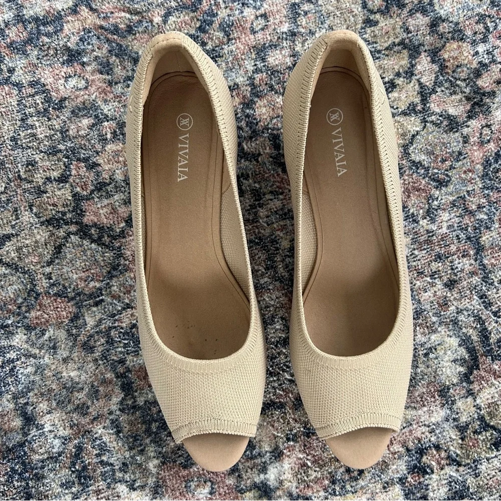 Vivaia Tamia Peep Toe Wedge in Almond Beige Cream size 40.5 / 9.5 US